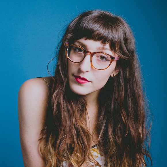 Meet your Posher, Bridget - Picture 2 of 12